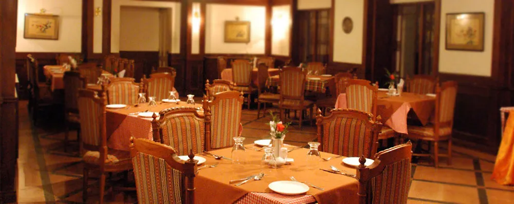 ***  Ats Willingdon Hotel Kochi Hindistan